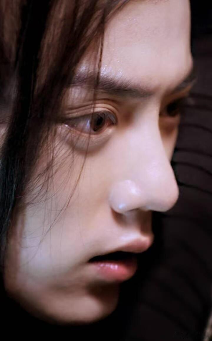 这都三眼皮了眼睛还是这么漂亮 ​​​