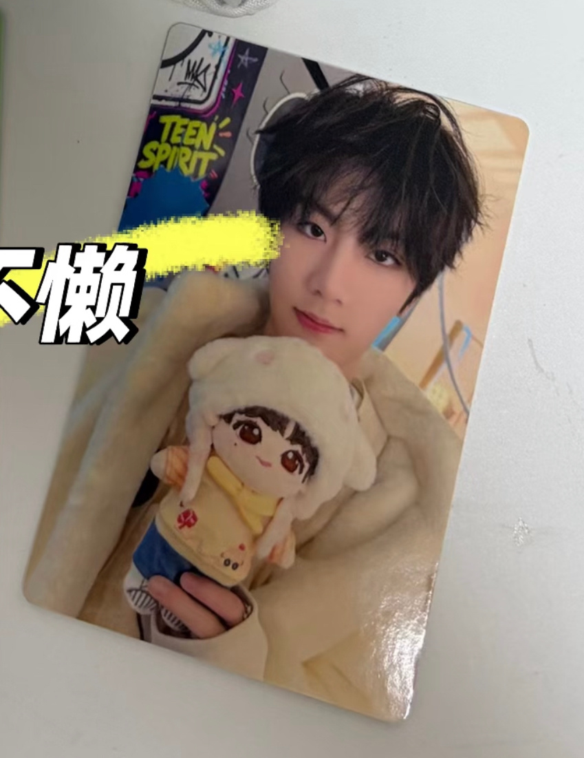 李煜东的三张抱娃卡，就这个冷脸萌和热脸萌的温度差… 