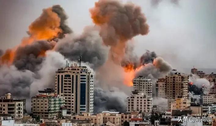 伊朗称霍尔木兹海峡已关闭“霍尔木兹一锁，全球油箱跟着颤——这哪是关海峡？分明是把