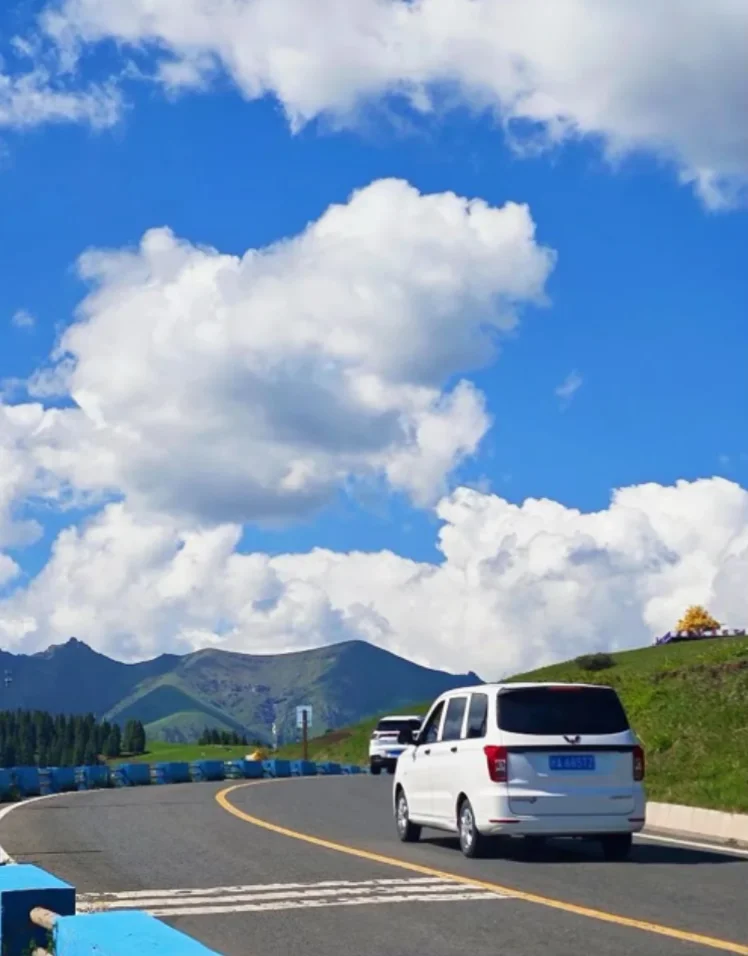 湛蓝的天空，白云，绿草，和你🚗
