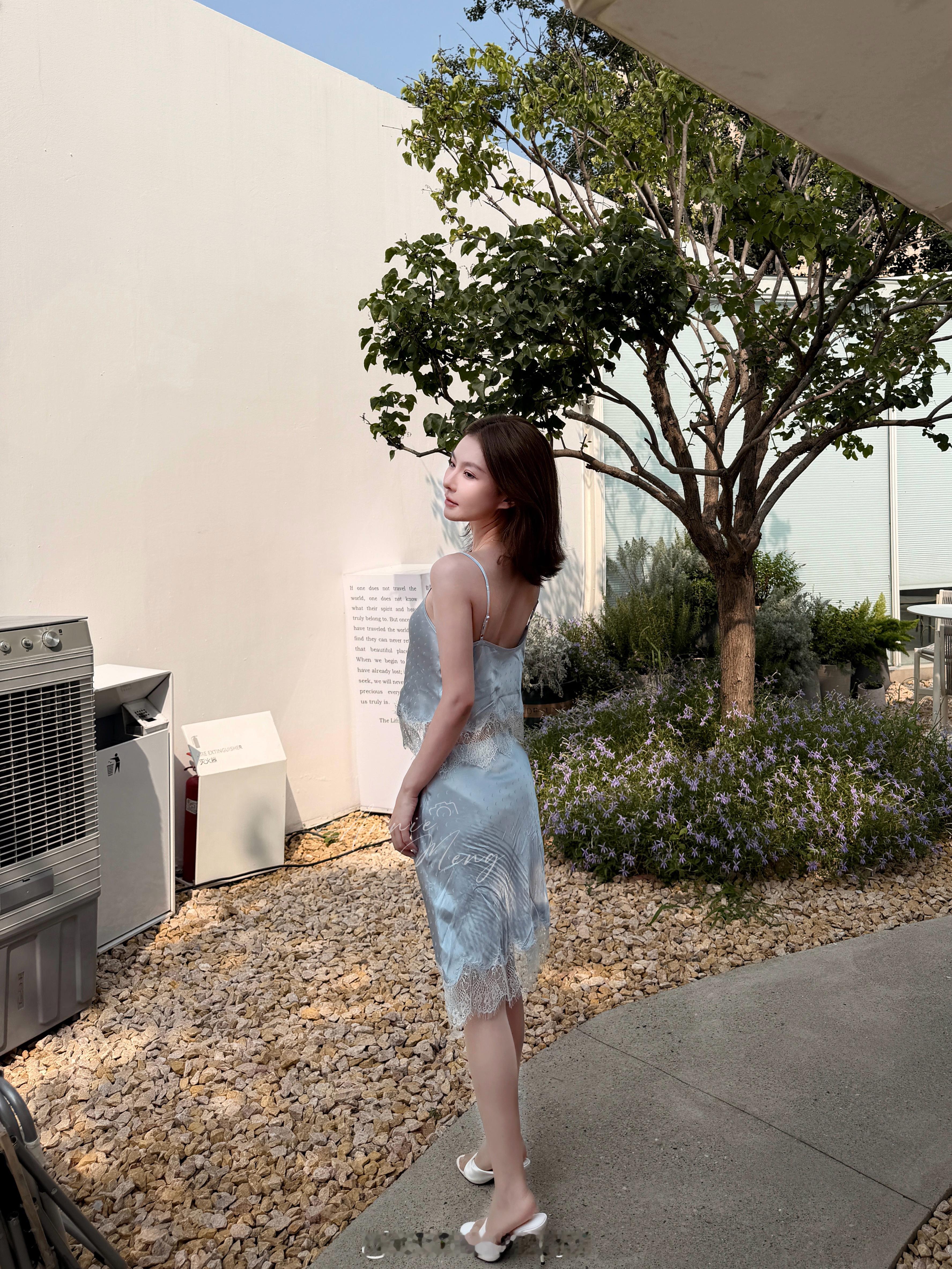 天气闷闷的今天穿什么ootd