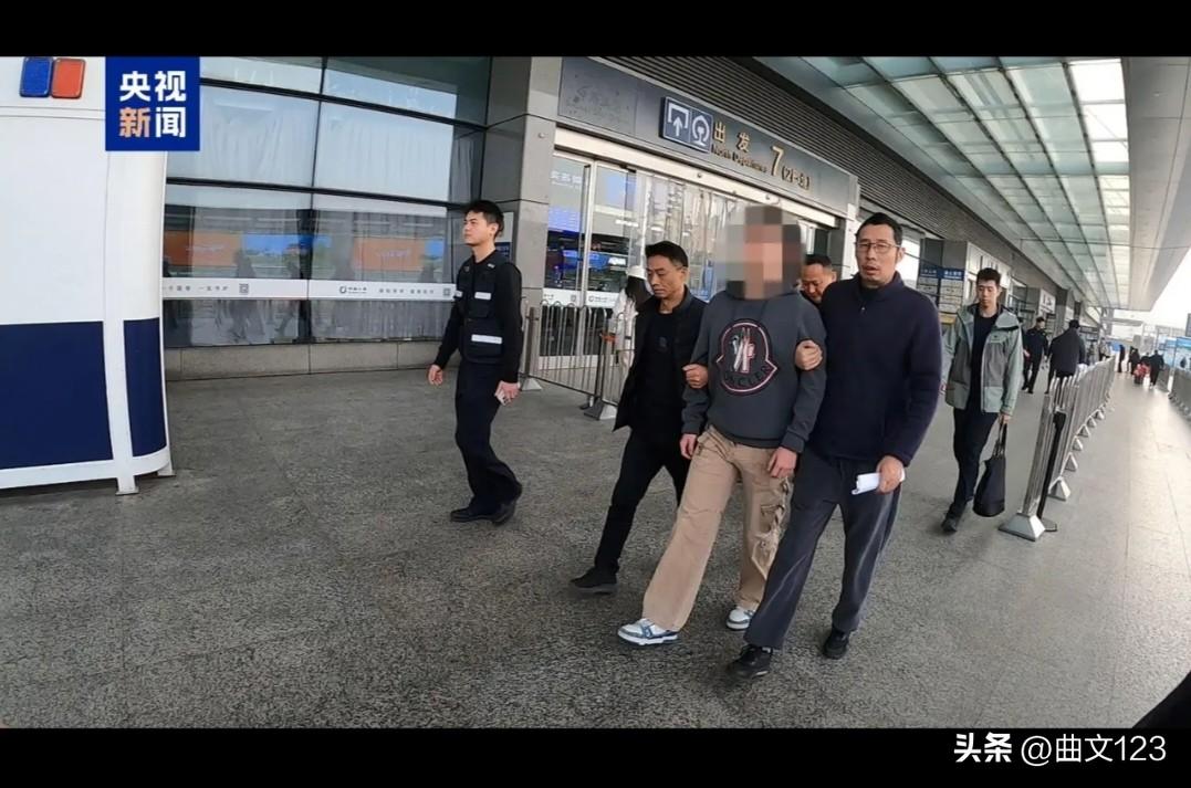 被抓了吧，现在有些人真是胆大包天。
上海男子汤某，为了追求高空独特视角，竟未经批