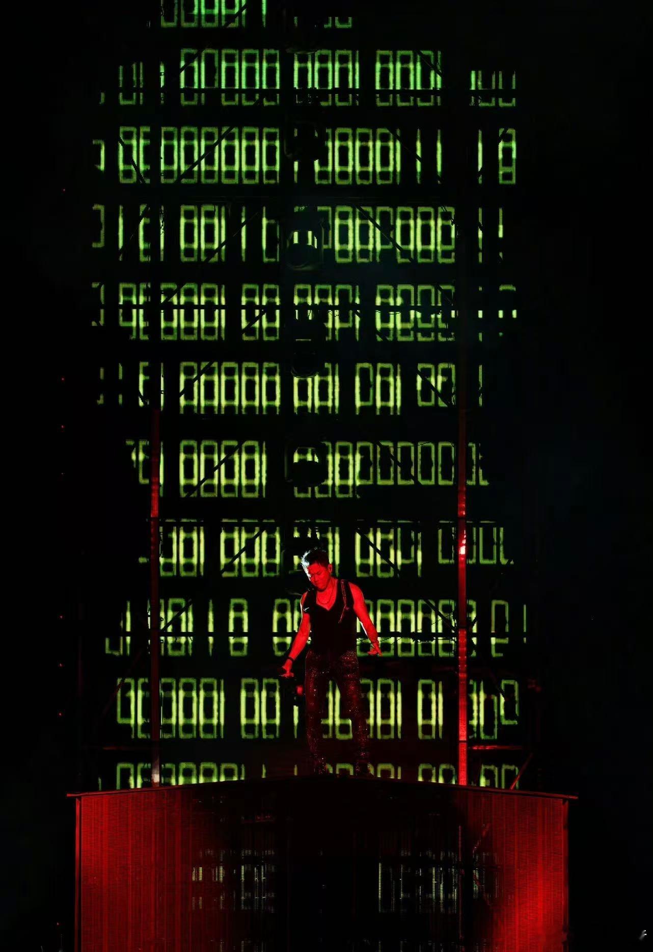 陶喆自曝巡演返场原因 难怪要返场！今日发布视频剧透巡演“第三代”概念，听说有从未