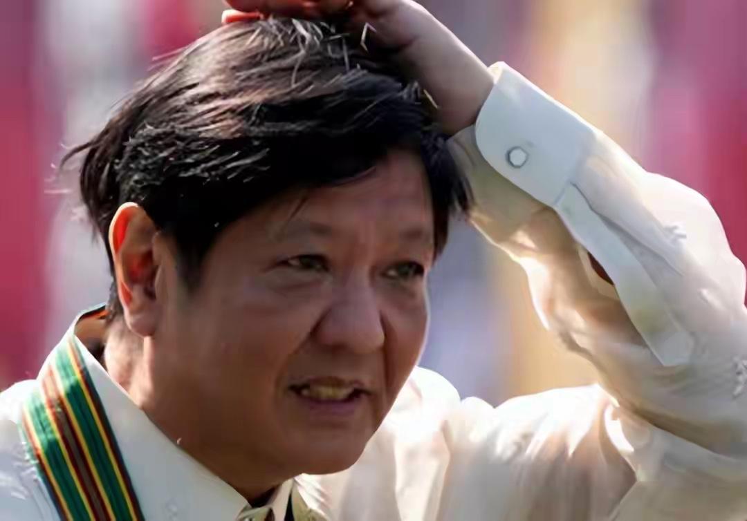 马科斯想要重启谈判，和中国在南海联合开发油气资源。

菲律宾外长拉扎罗回应称，虽