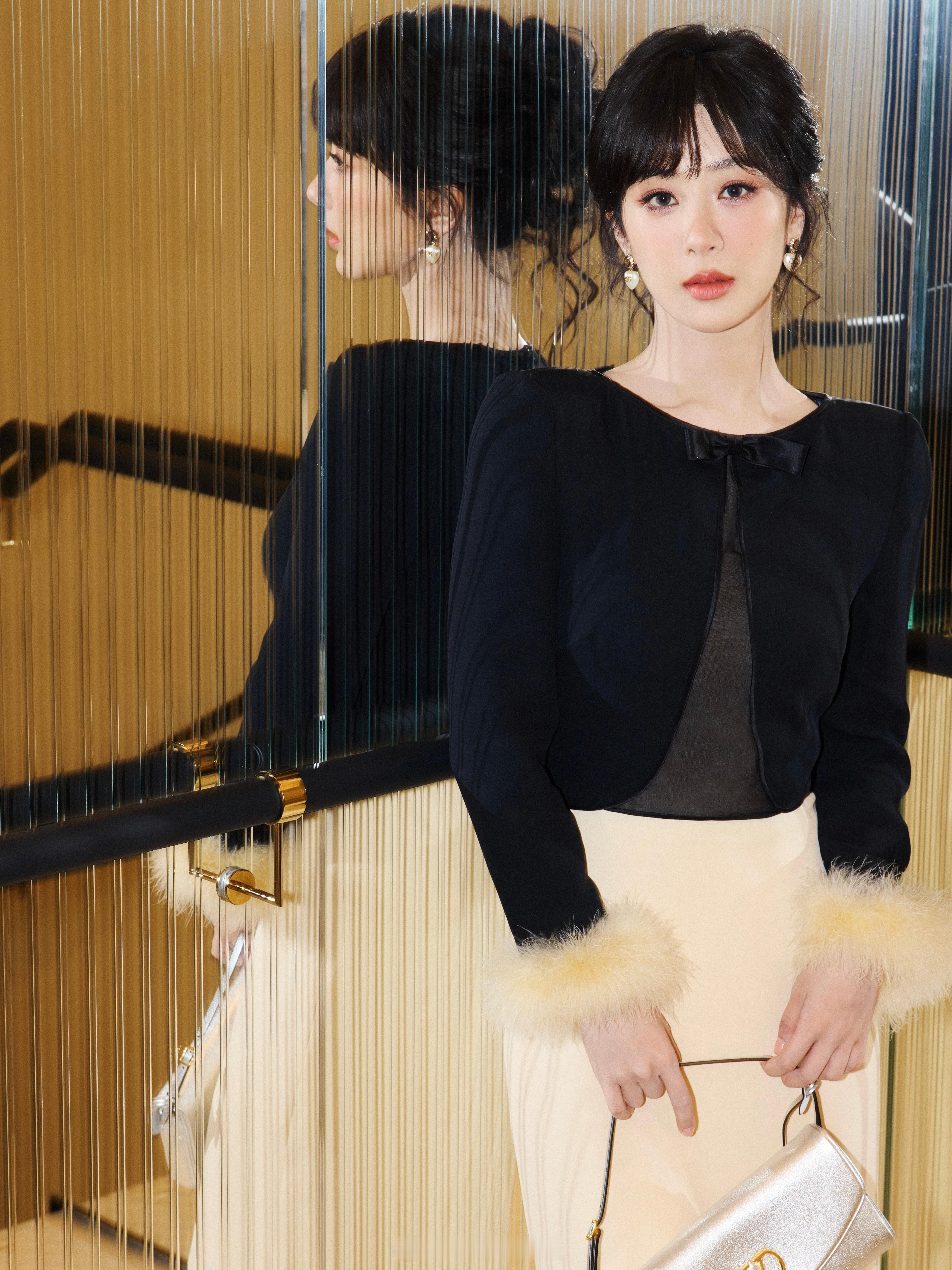 杨紫将要登港版VOGUE开年封面了，期待一下！杨紫将登上港版VOGUE封面