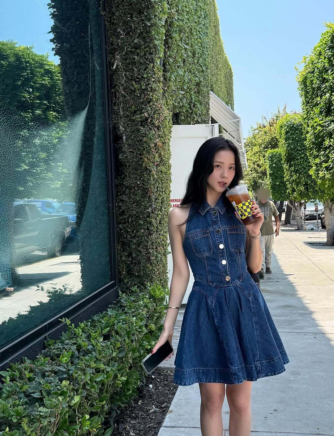 chou人看多了需要洗眼睛，刚好秀秀发新图了，嘻嘻夏季女友date的感觉~~날씨