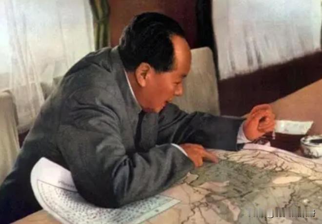 毛主席晚年不止一次地复盘，认为自己在新中国成立后犯下的“最大历史错误”，就是没有