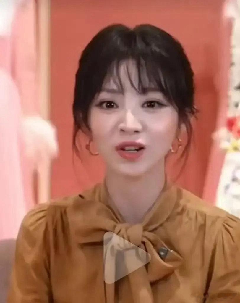田曦微这张脸以后是很难转型的吧 