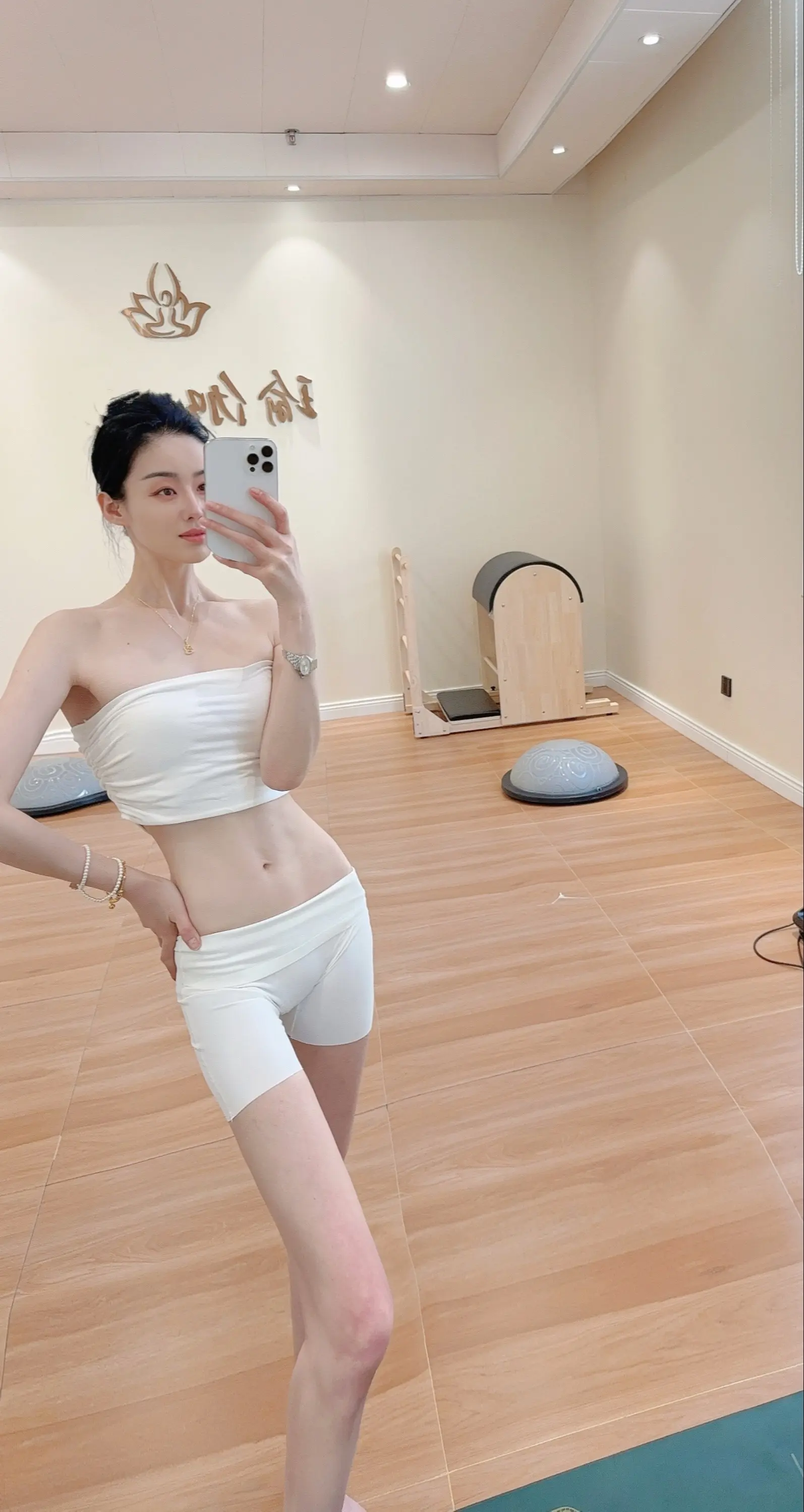 努力的意义，就是为了遇见优秀的人，和优秀的自己，拥有好身材，就拥有好福气.