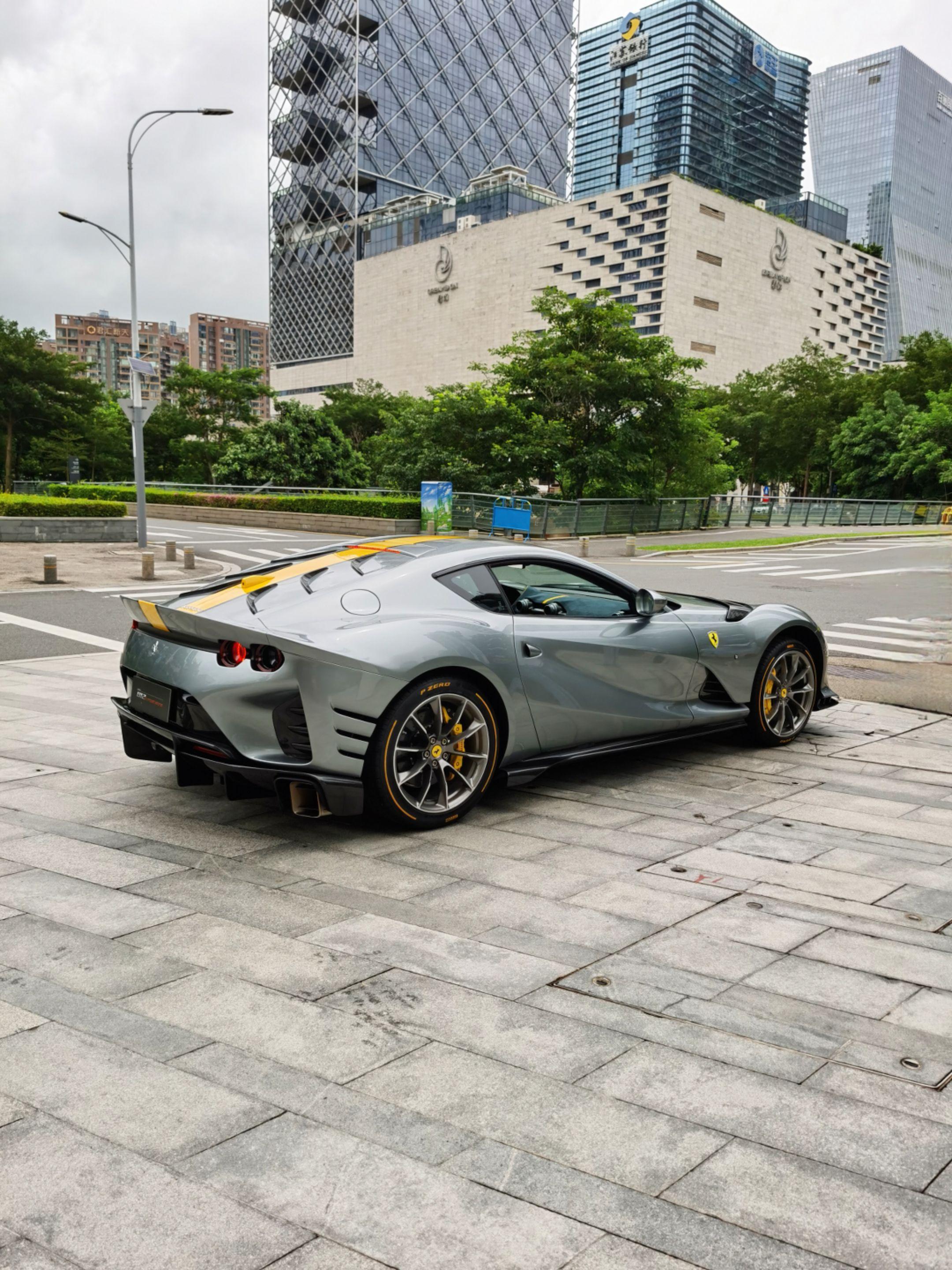 价值两千万的法拉利812C