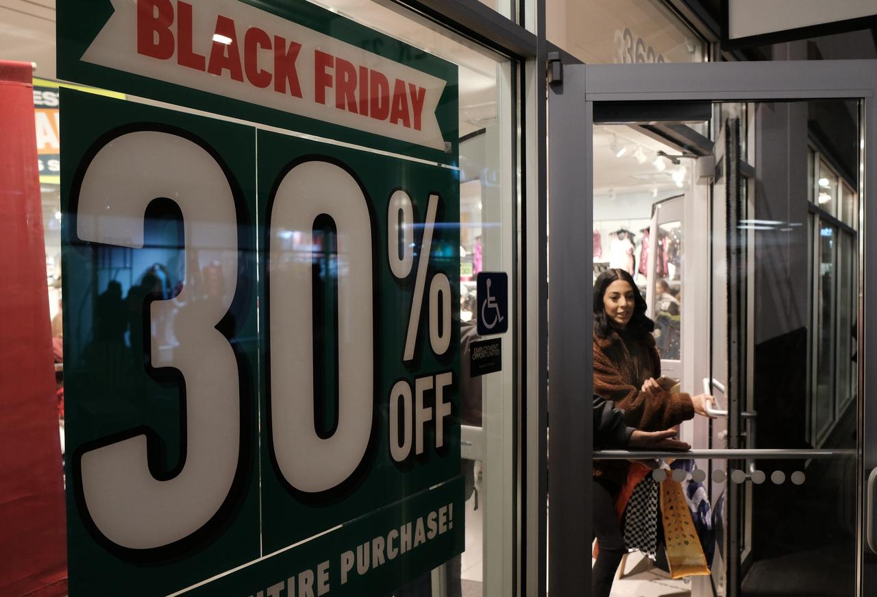 线上狂欢吞噬传统！美国感恩节从4天狂欢缩水成“屏幕日”
 
美国《华盛顿邮报》1