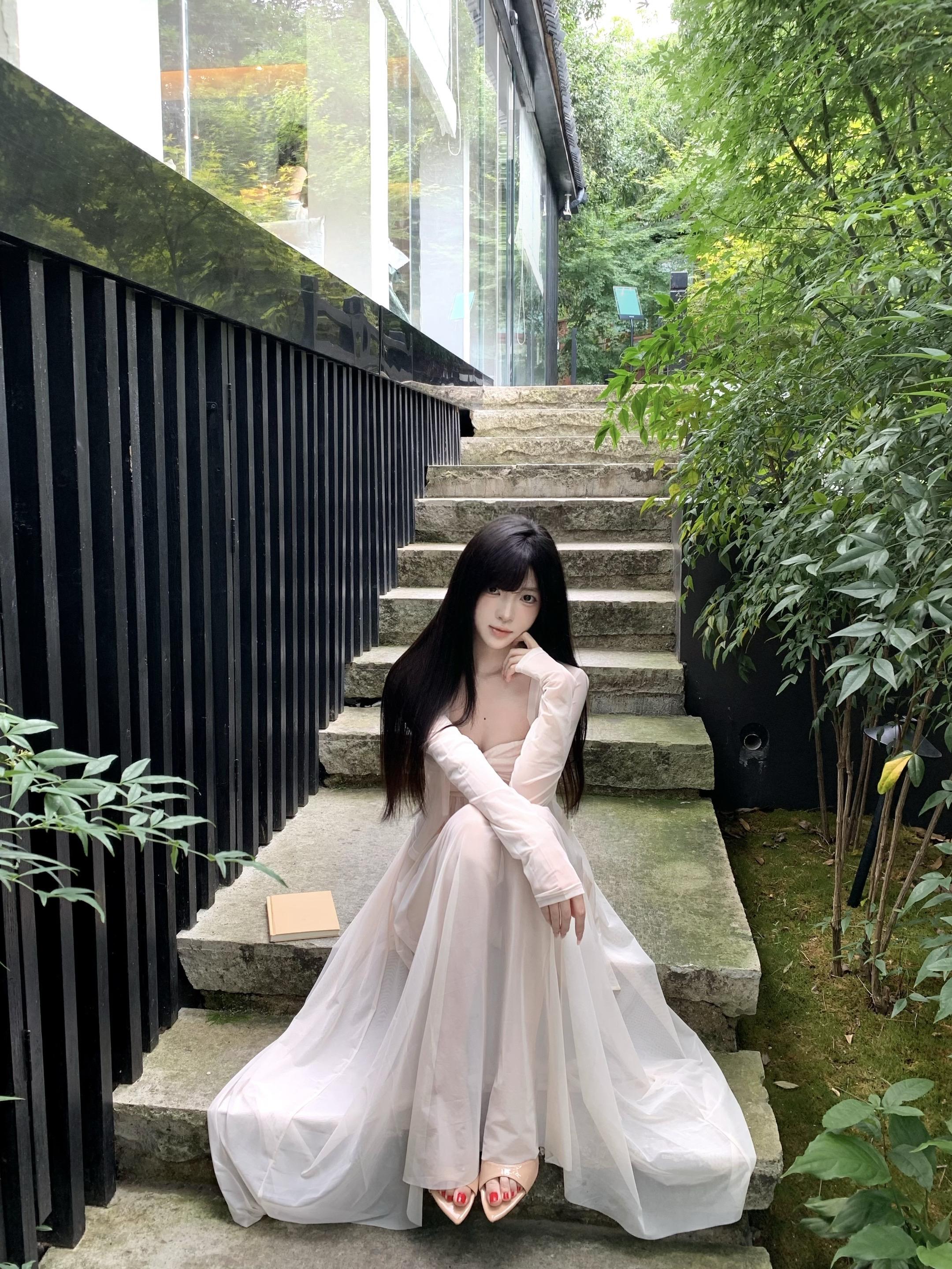 她说你任何为人称道的美丽 不及她第一次遇见你