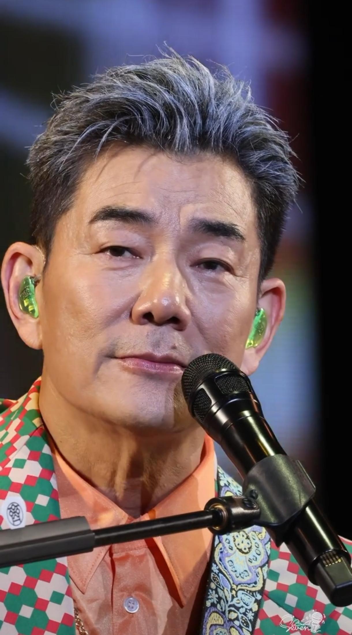 任贤齐舞台怼脸生图，小齐哥真是老了啊，但是还是帅的一塌糊涂！