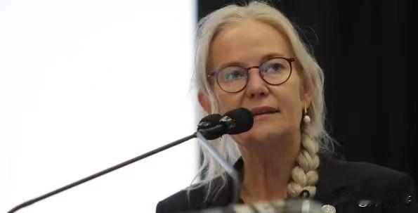 国际乒联又开始搞事情了，
打着环保的旗号，
变相去限制国乒，

当初为了阻止国乒