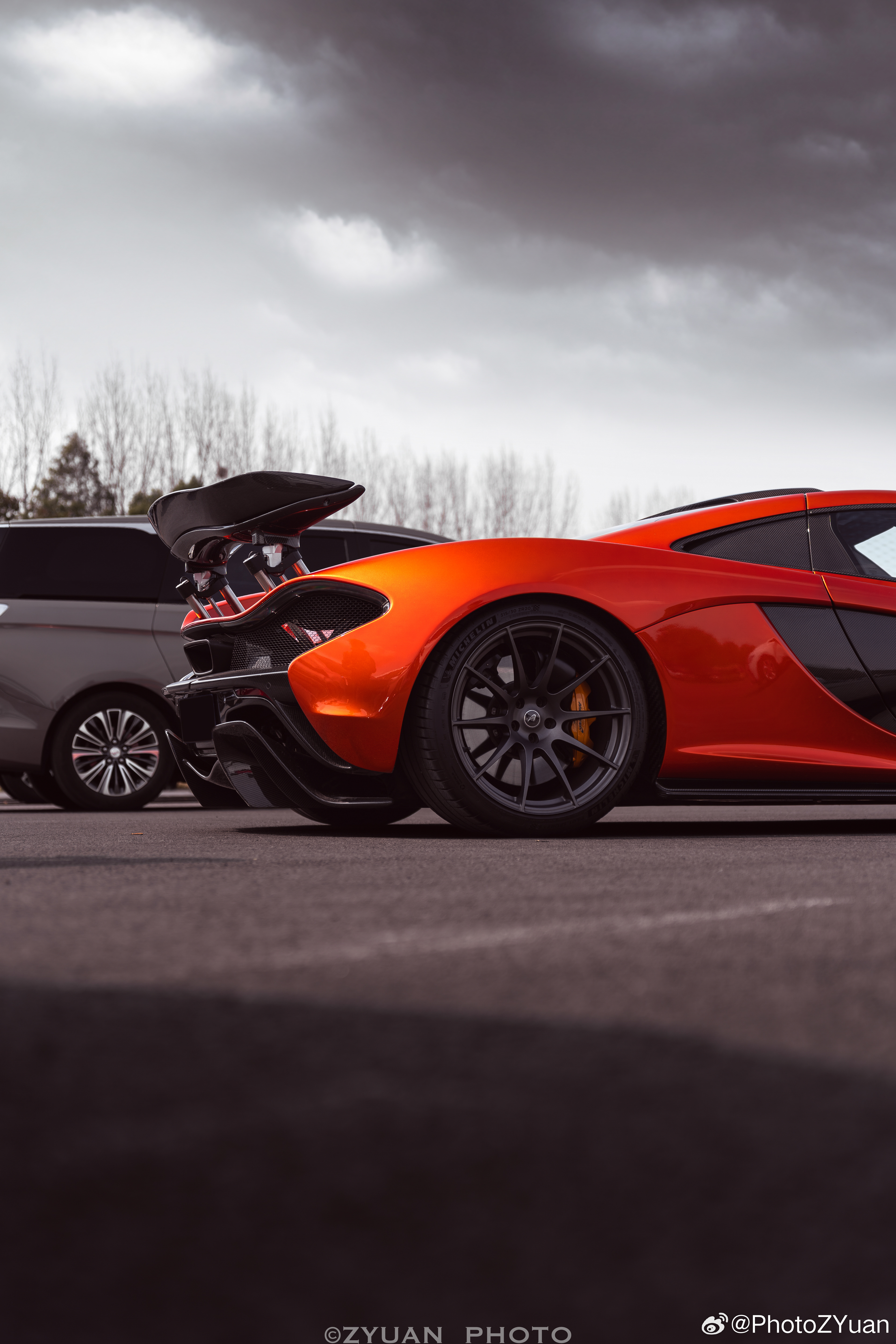 📸配色为Volcano Orange 火山橙的 Mclaren P1 。有幸在