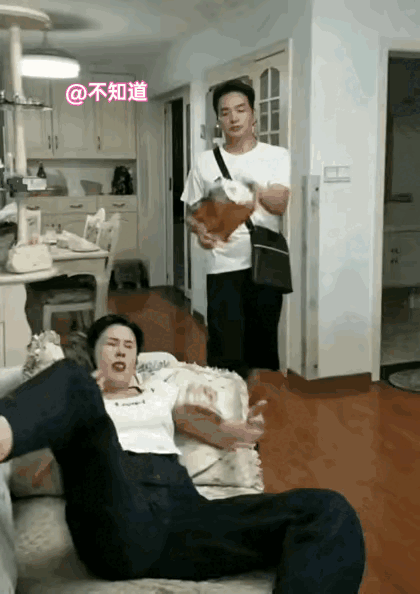 哇
两万买个帝王
keyi可以
哪位摔我两万
抓紧哈