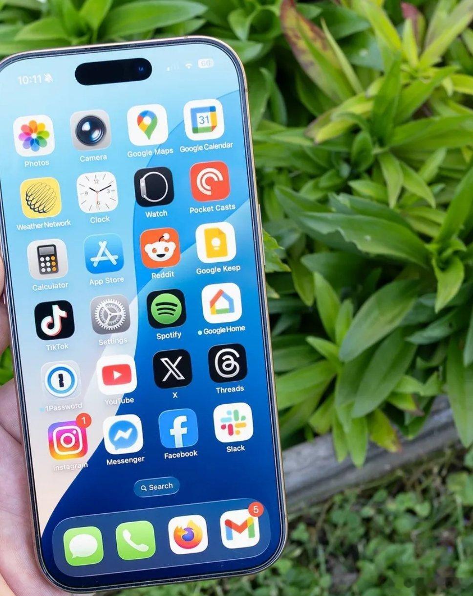 把iPhone时间改成一年后，能清掉图标缓存多出20G空间哦。不过改回正常时间，
