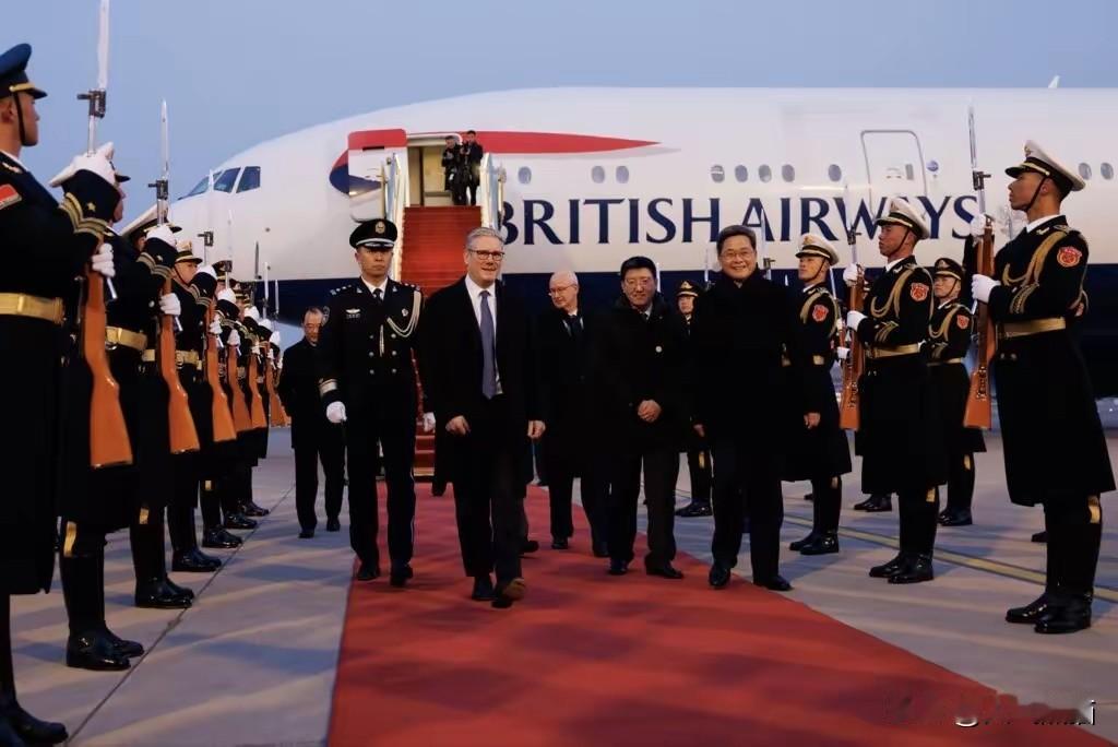 英国首相可以说是不枉此行，
目前透露出来的成果有，中方考虑对英国实施免签，并且将