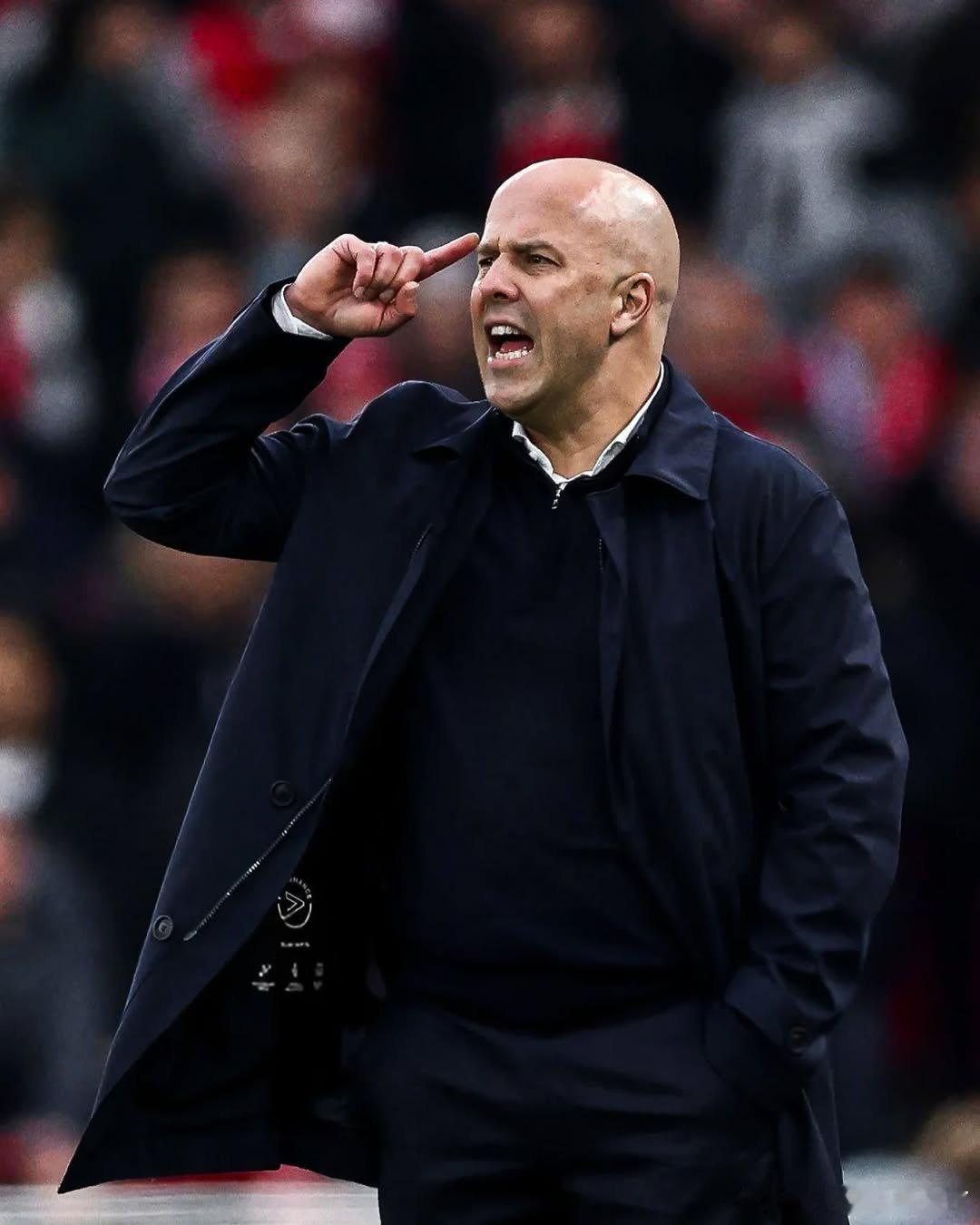 斯洛特表示：“我们尚未达到理想状态，但球队阵容极具天赋。若能保持全员齐整并做好准