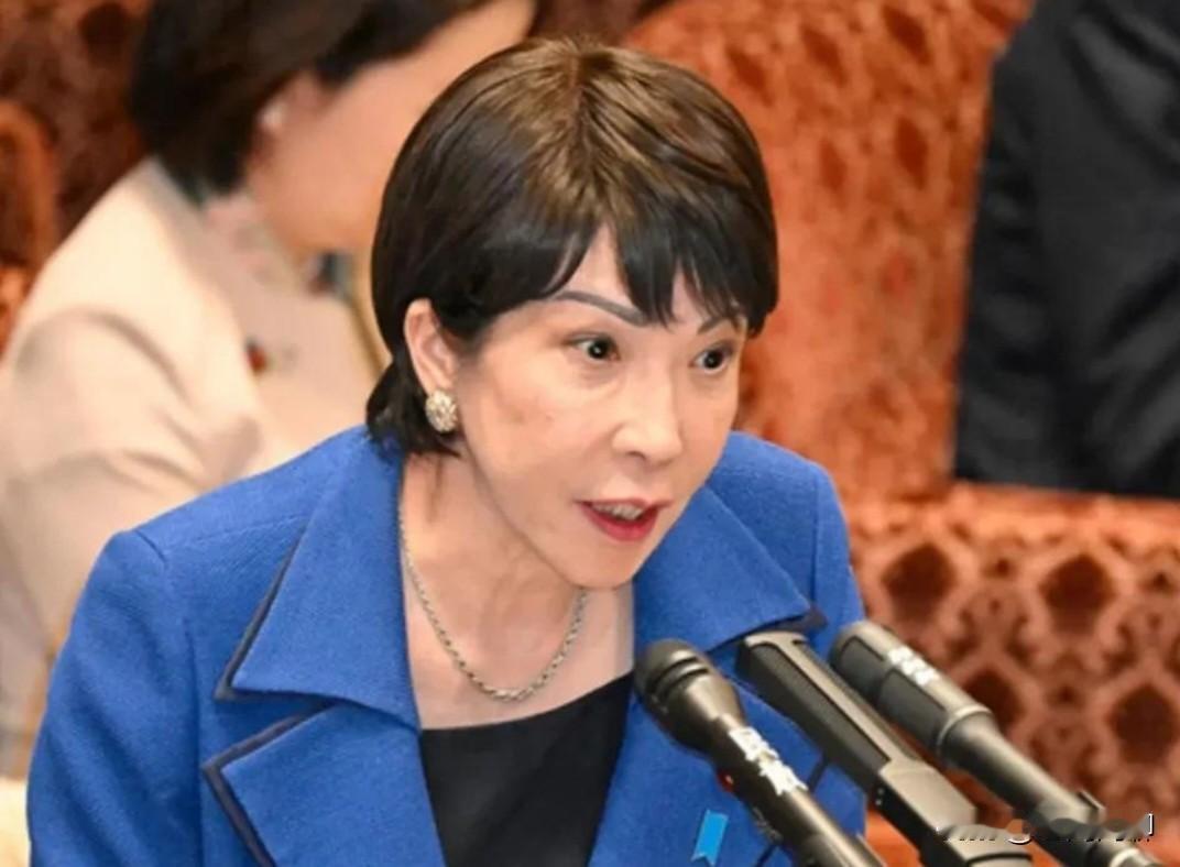 日本的错误言行对中日关系影响恶劣。就拿日本首相高市早苗来说，她发表涉台错误言论，