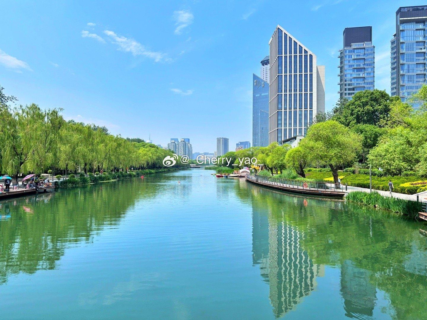 会反反复复爱上的北京塞纳河～桨板🚣游泳🏊绿荫🍃阳光☀️你永远可以相信亮马河