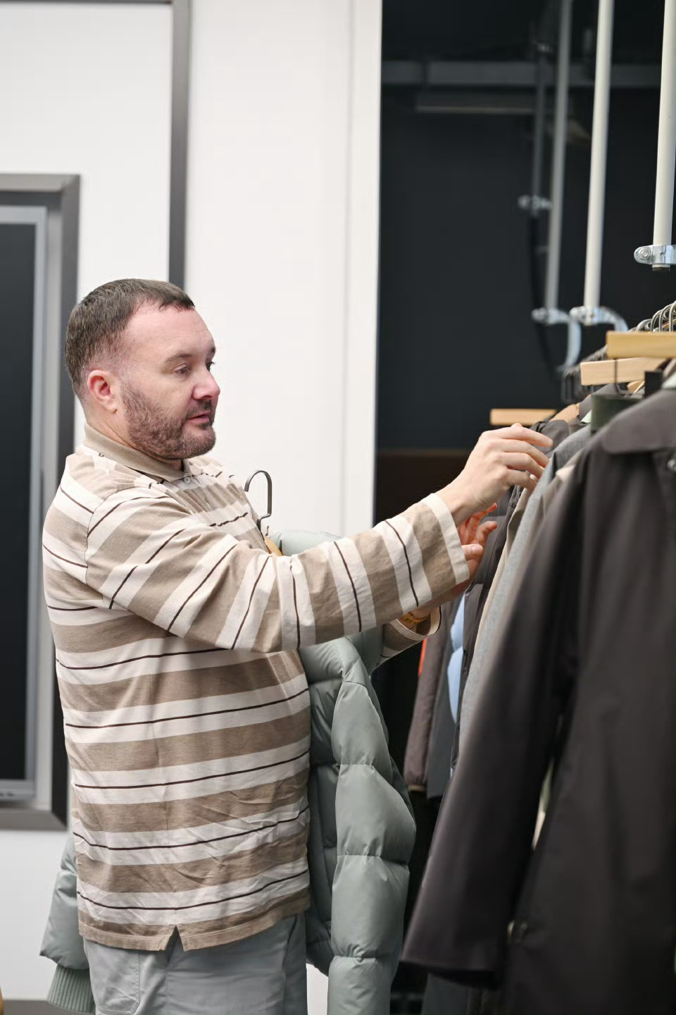 哇哦！波司登这场沙龙太会整活！谷爱凌和Kim Jones同框直接杀疯！谷爱凌浅色