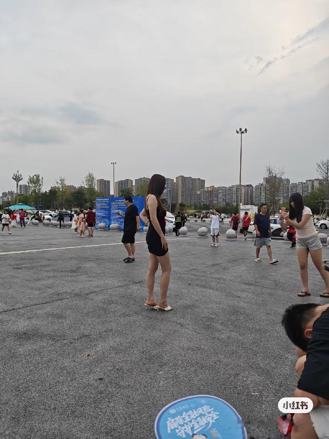 每次去球场都要接受来自四面八方的镜头考验，这都是哪位大神的杰作？出来认领了。 中