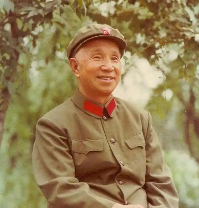 1972年陈毅刚走，最扎心的不是追悼会上毛主席来送，而是张茜这个50岁的寡妇，在
