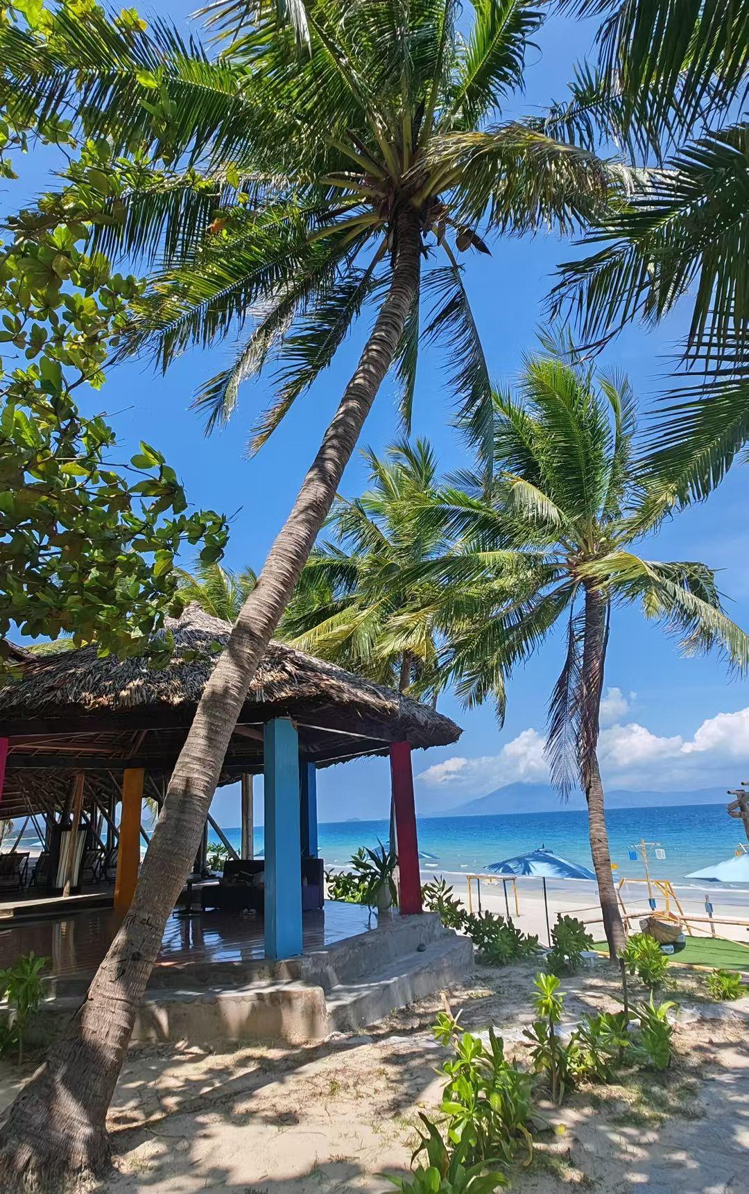 昨天是儿子上班第二周的第一天，领导安排他本周必须熟记工作到位八大标准：

1、汇