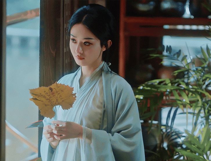 #赵丽颖8月在剧组拍戏# 赵丽颖太努力太低调了，搞事业的赵姐好稳！稳稳地很安心很