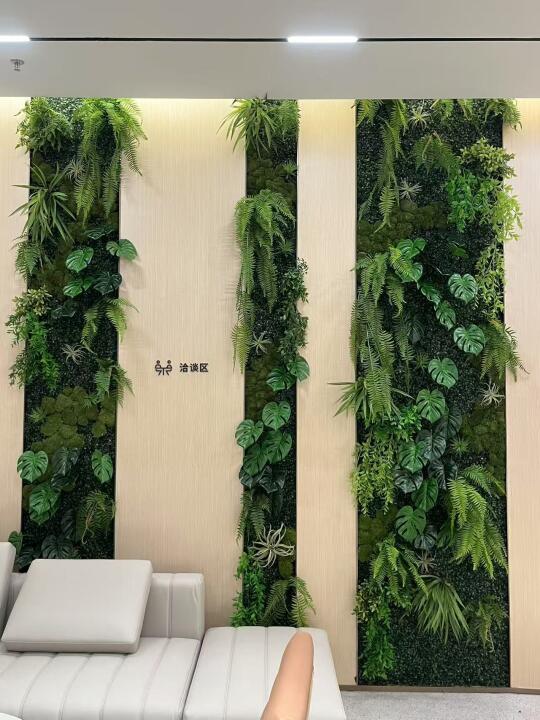 提升形象写字楼前台大厅仿真绿植墙方案分享