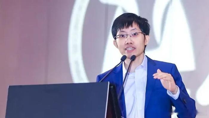 梁文锋迁移代码到昇腾 DeepSeek创始人梁文锋大动作！将代码迁移至华为昇腾平