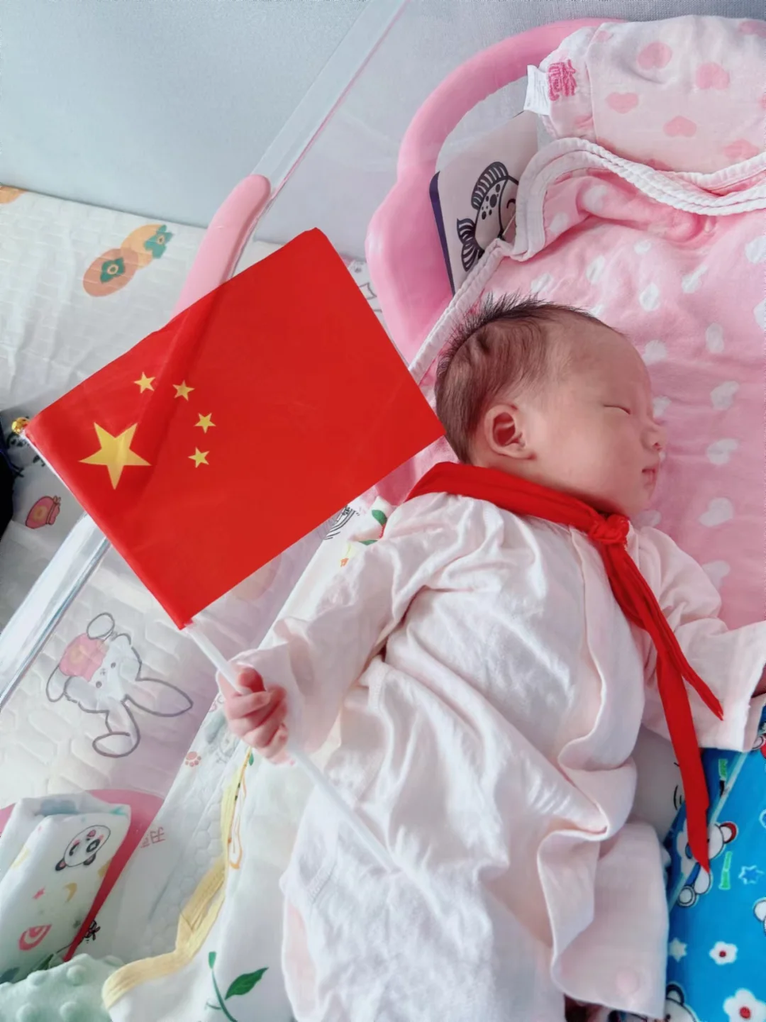 生在红旗下，长在春风里，祖国妈妈生日快乐