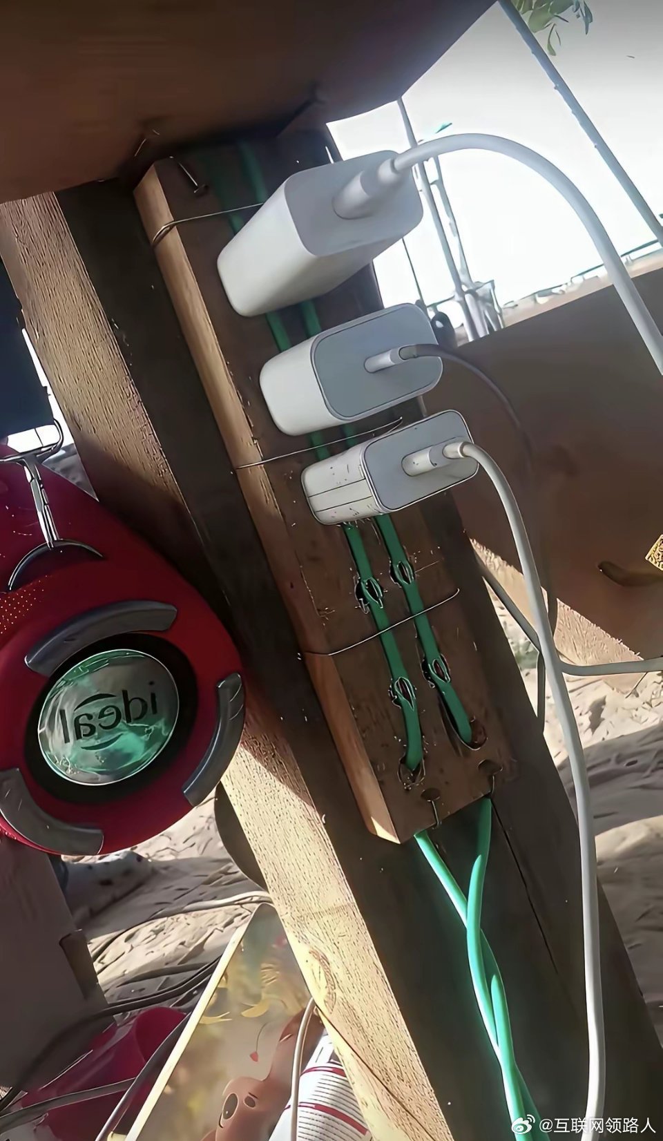 干了这么多年电工，“人才”两个字我已经很少挂在嘴边了。可前天新来的两个小工，看到