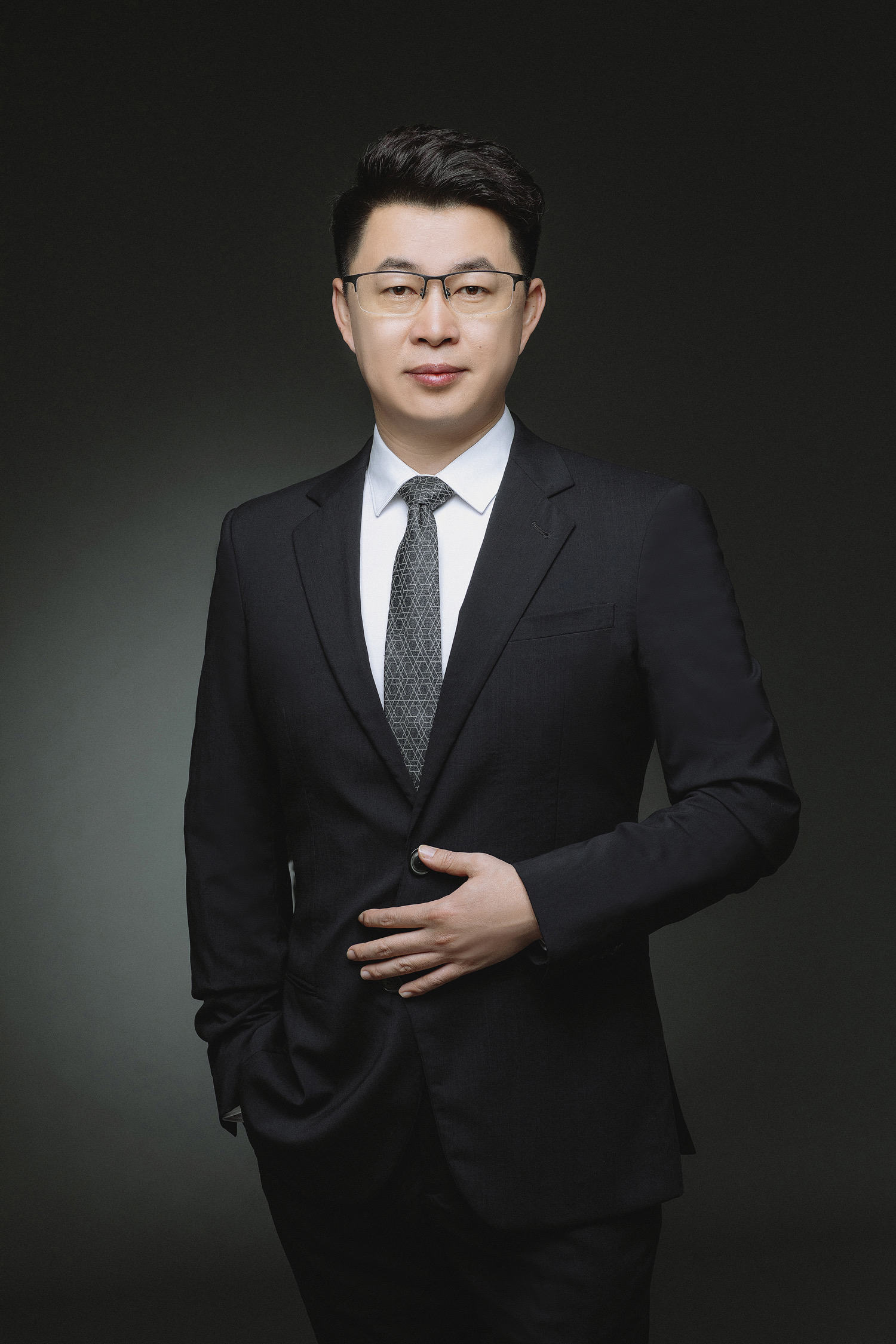 荣耀前中国区CMO姜海荣加入长安汽车，出任深蓝汽车CEO？！！! ​​​
