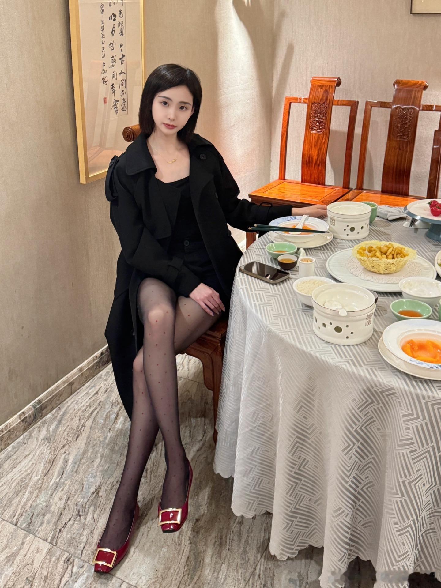 黑丝平底鞋，性感又可爱 ​​​