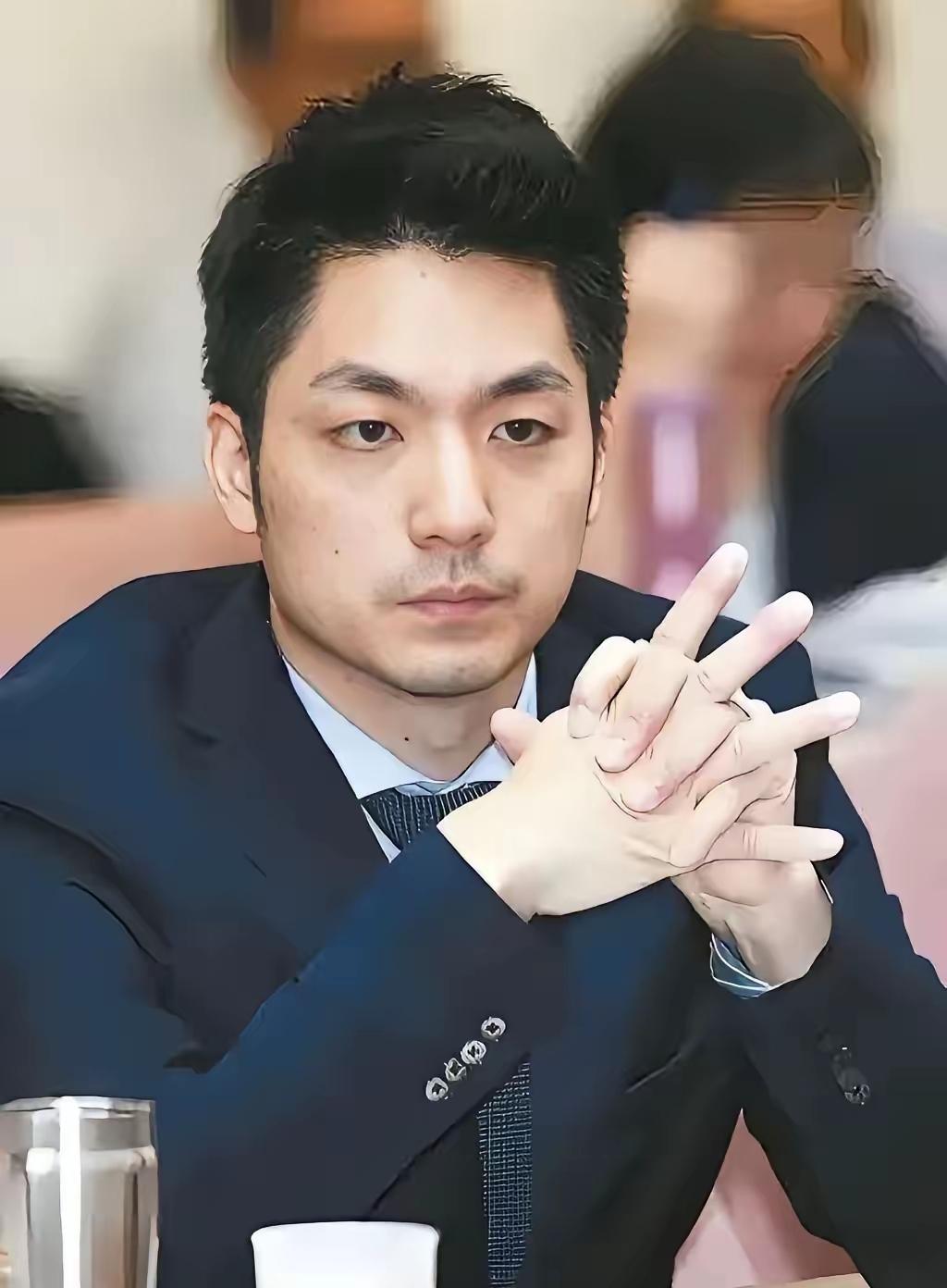 最近蒋家那个后人，又喊话想把两口棺椁迁回大陆，奉化那边连地都有人提过选好了。
