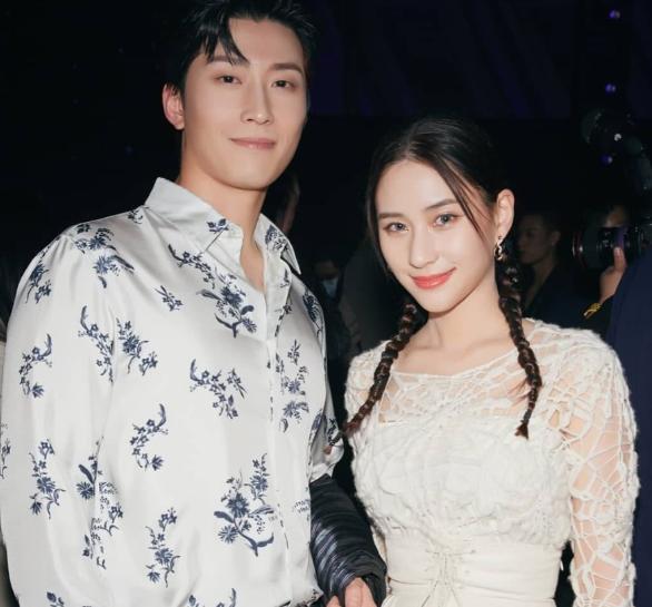 窦骁从没想过，他花5000万办的梦幻婚礼，不过是梦破灭的开始。[无辜笑]

一个