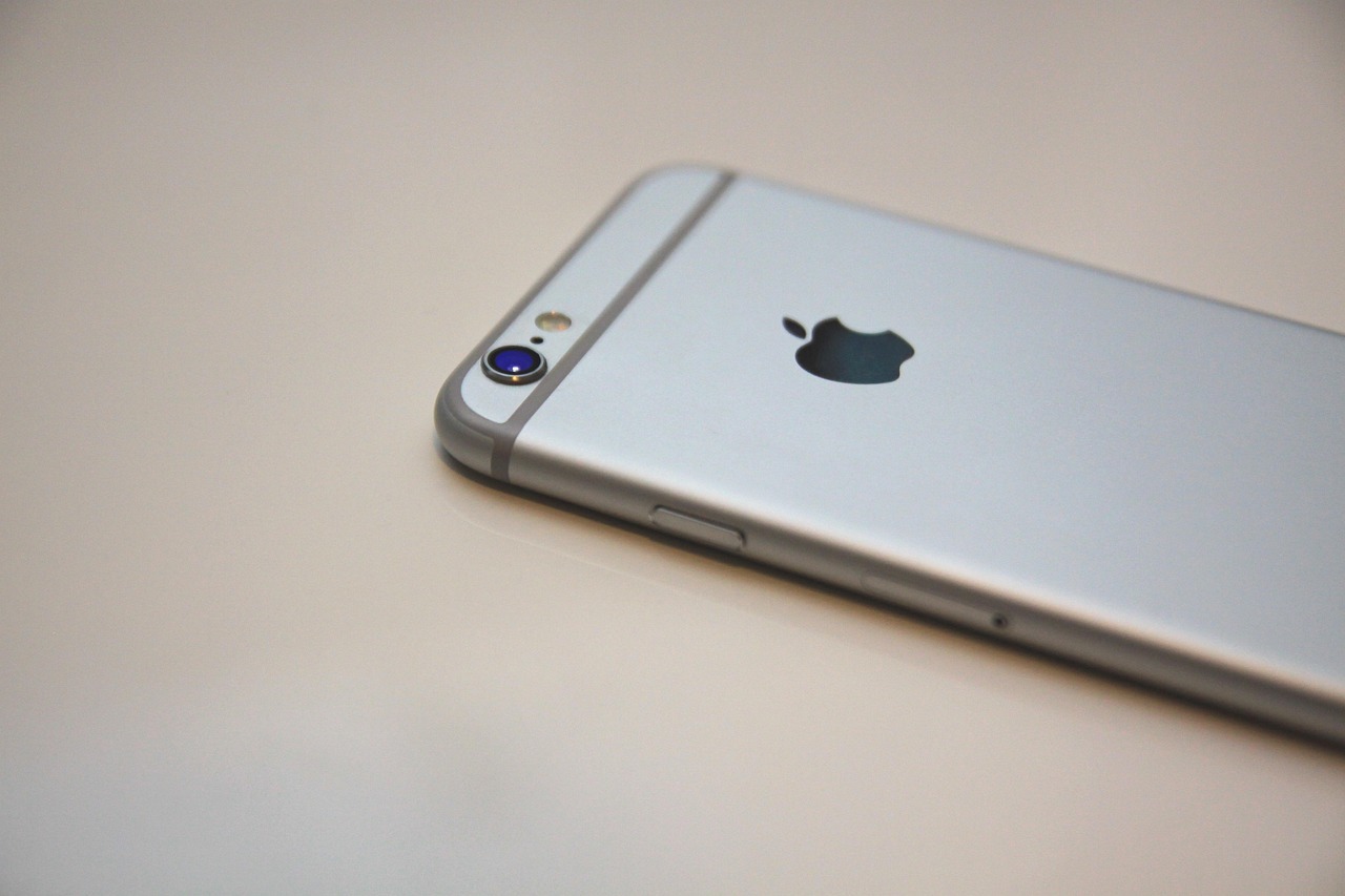 iPhone 18 Pro Max美版5567mAh，国行版5391mAh。取消