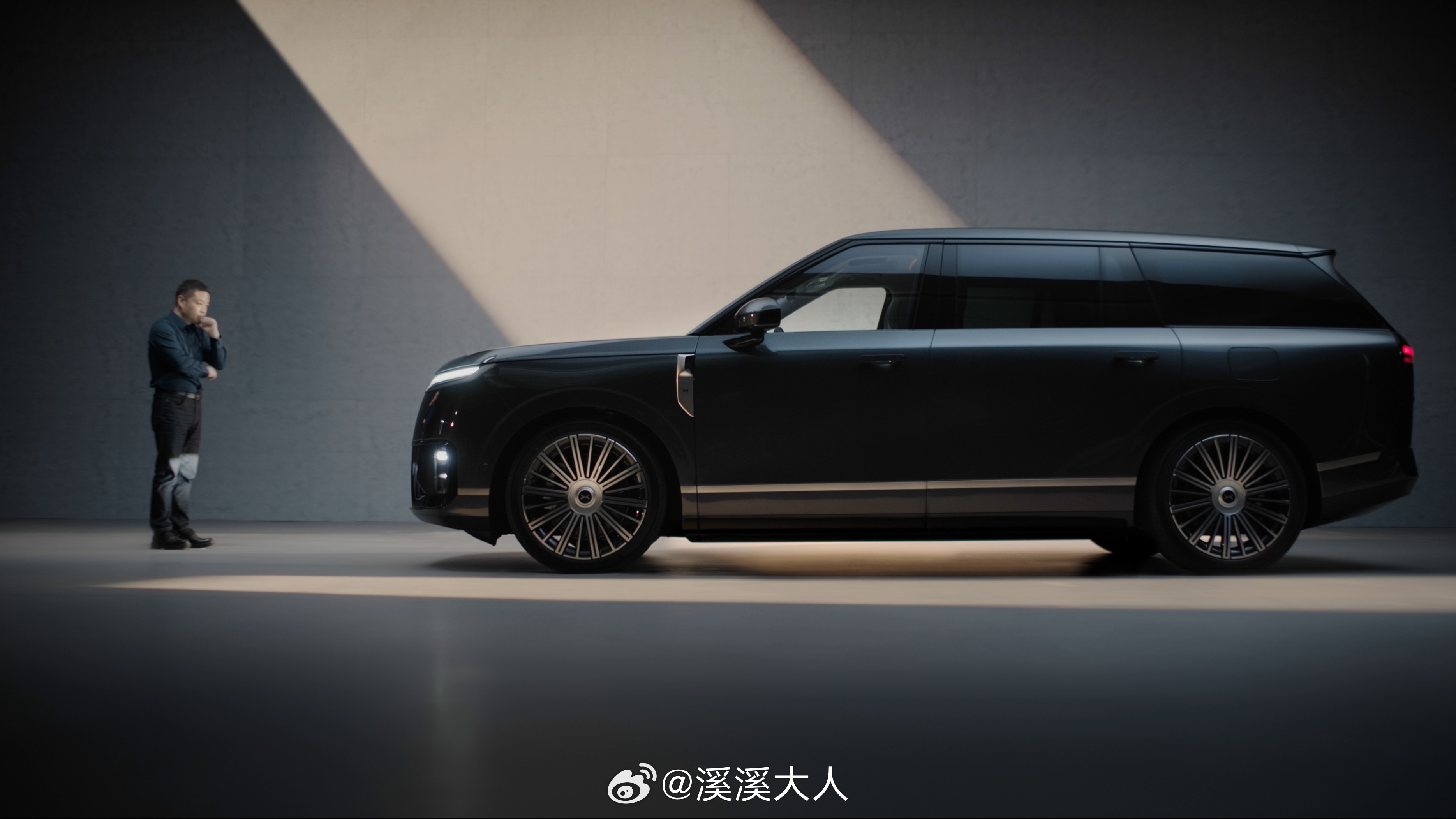 何小鹏沉浸式体验GX百万级气场  这几张拍的真好，GX的气场一下就出来了，毕竟在