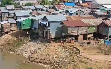 有些国家穷，是很难理解的，就如柬埔寨，18万平方公里的土地，75%是平原，人口还