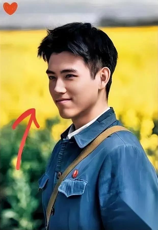 陈凯歌咋都没想到！亲儿子被丫头带红

砸10亿请大咖都捧不火的陈飞宇，竟靠个黄毛