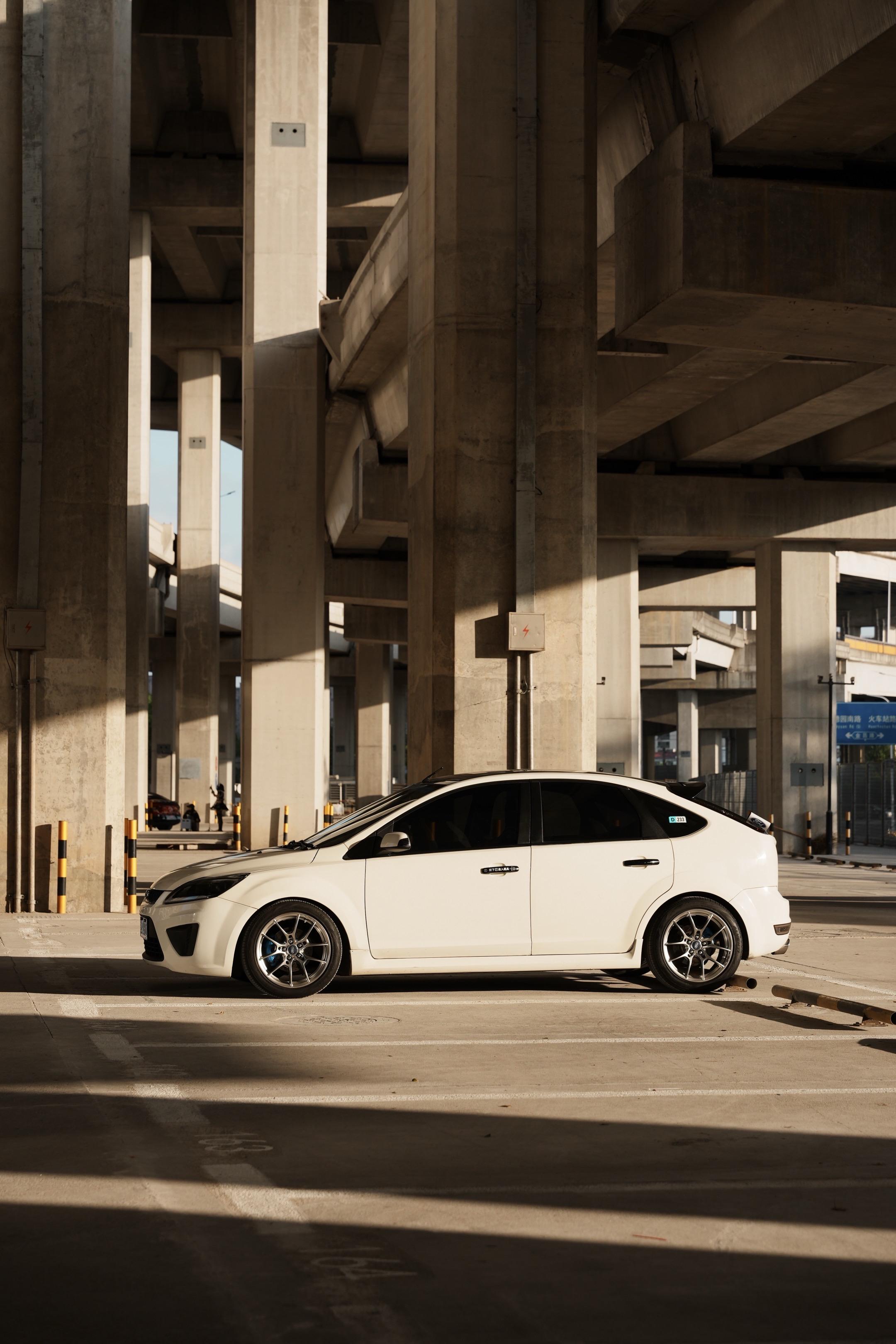 「夕阳与高架」。拍摄设备：索尼 A7M5➕适马 2470 二代 滤镜...