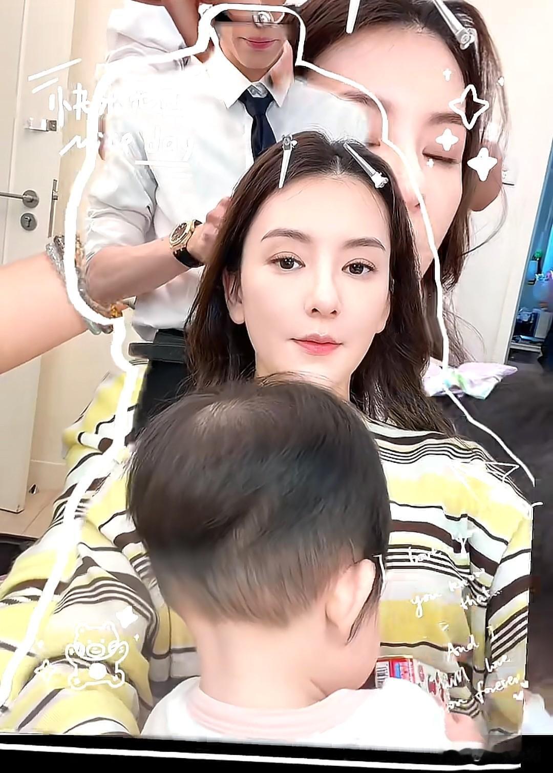 6月14日，方媛晒出了自己一边化妆一边抱三胎女儿的视频。画面里7个多月的小宝宝乖