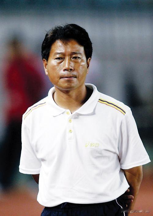 1988年，周穗安带领广州队参加城运会，获得亚军。1989年，广州足球队因球员老