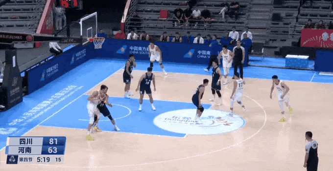 周琦出战25分钟，14投11中高效率拿到28分10篮板2封盖，帮助四川全运男篮以