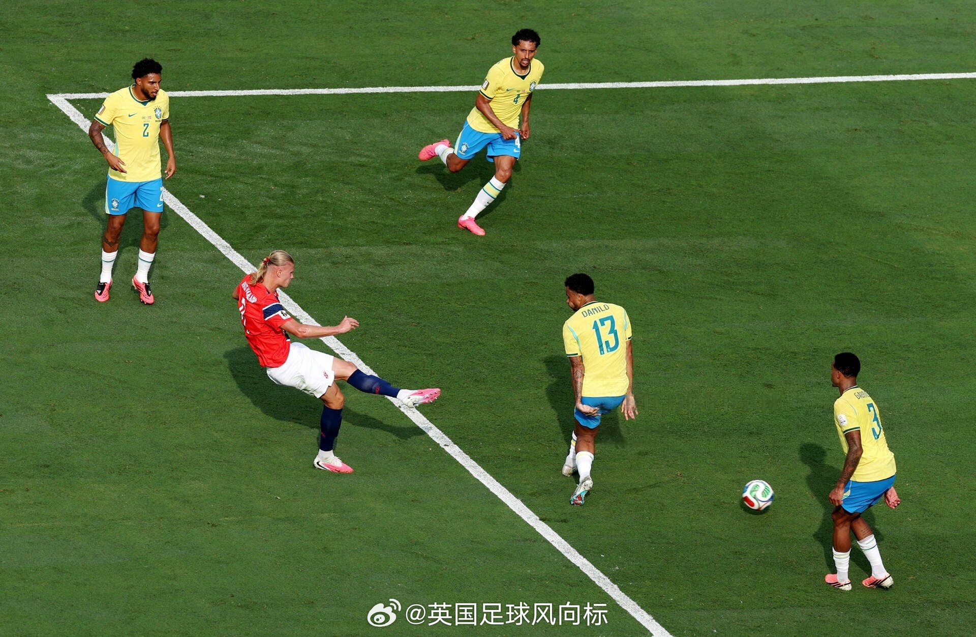 巴西1比2挪威哈兰德梅开二度世界杯世界杯16强淘汰赛，挪威凭借哈兰德在下半时的两