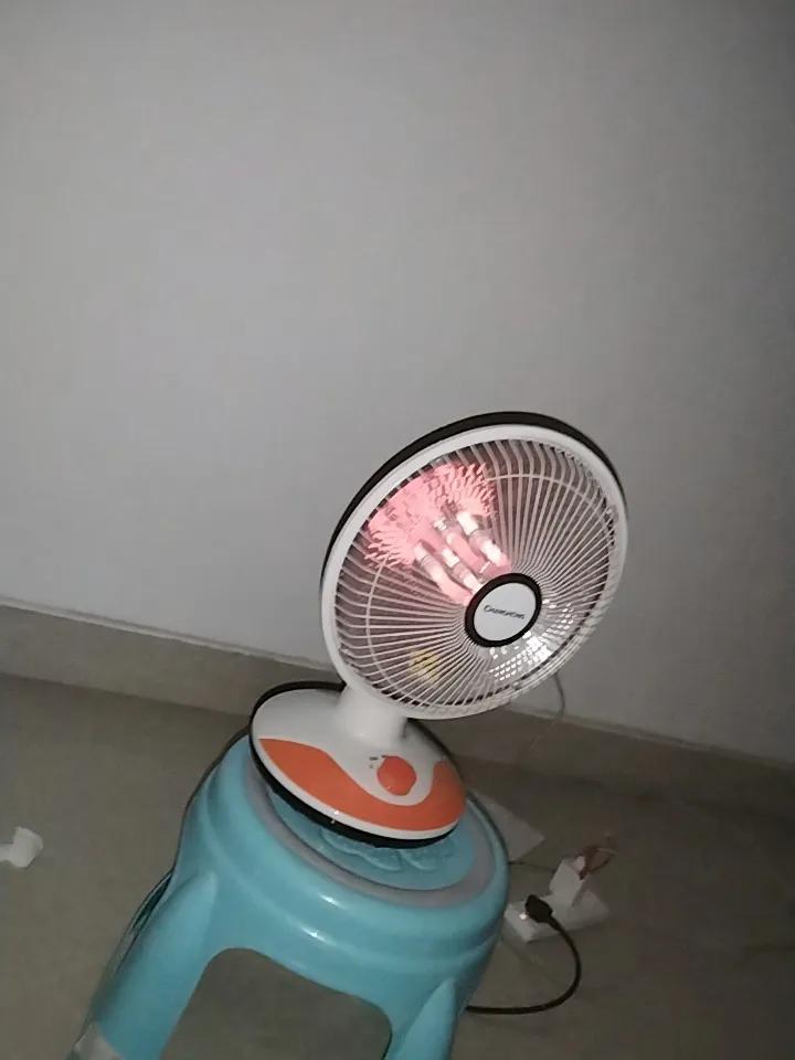 孩子鼻子堵的喊妈妈，
各种鼻炎药都吃了，不管用。
我灵机一动，
拿了个电暖扇，