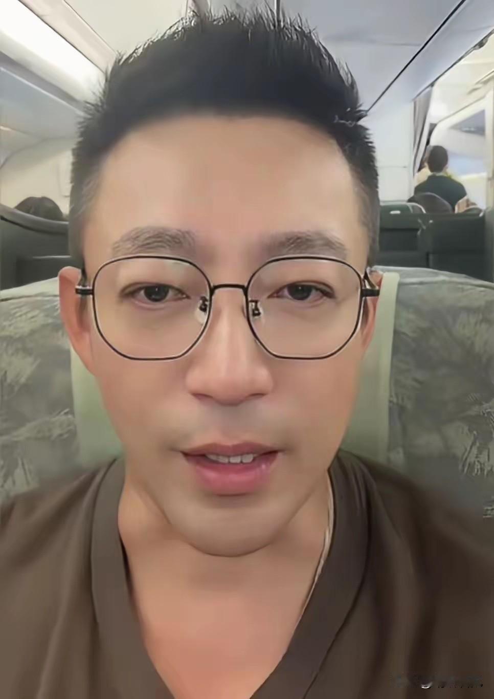 汪小菲，可真是听老婆的话啊！

有没有发现？

前段时间马筱梅发了一封告知函，大