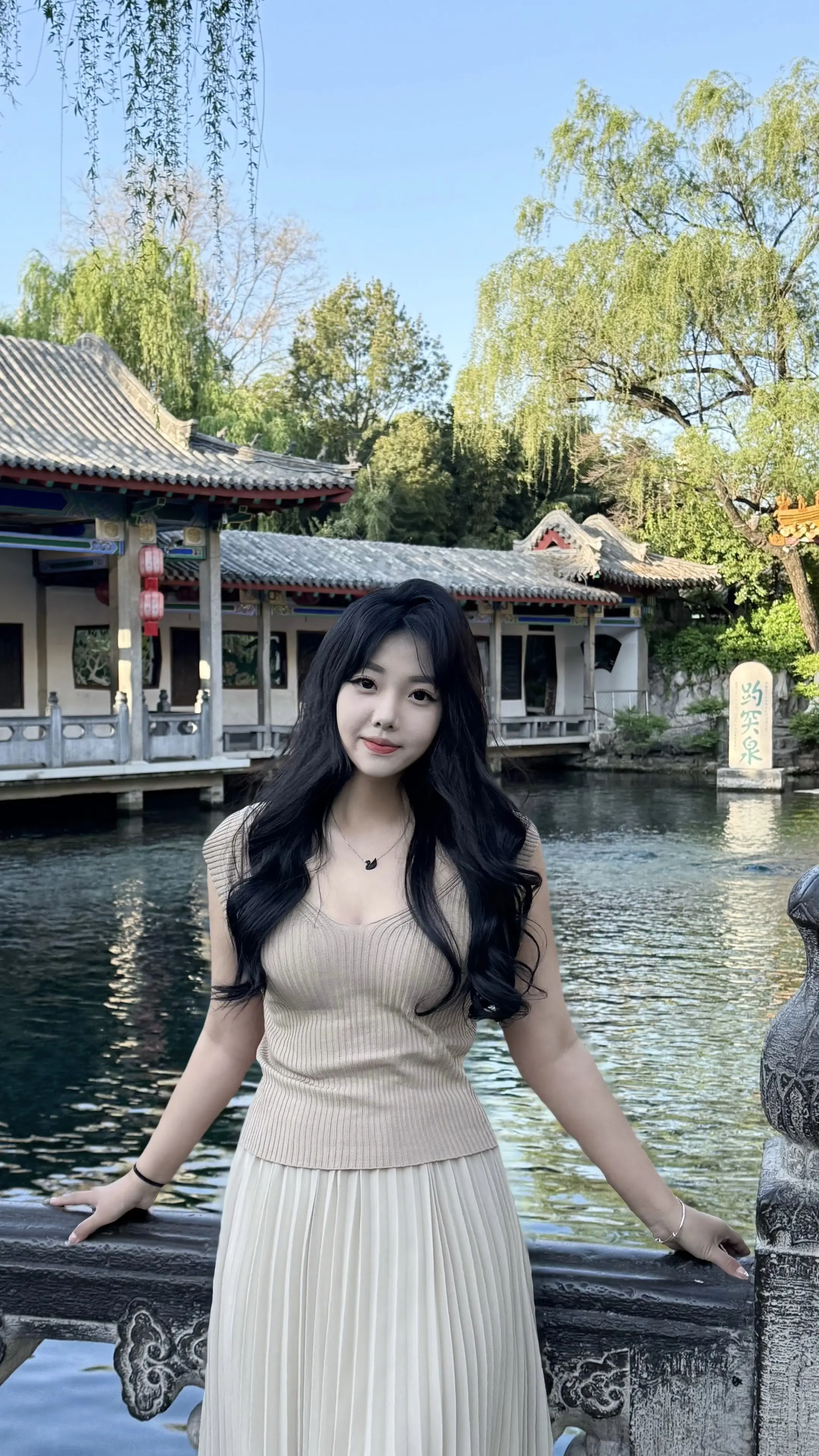 一城山色半城湖.